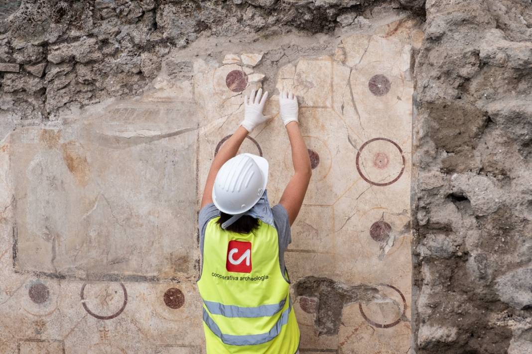 15 dakikada yeryüzünden silinen Pompei'de yeni keşif: Fırına sığınmışlar... 10